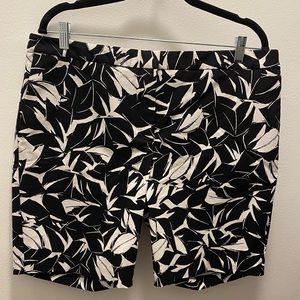 Mario Serrani Patterned Shorts, US 14